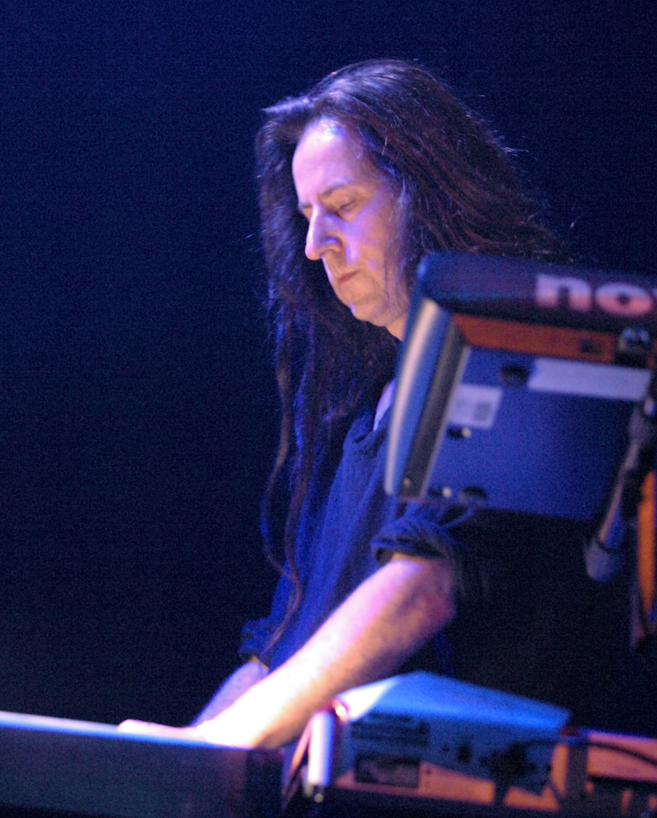 OZRIC TENTACLES (ROADBURN FESTIVAL 22-04-2006)
